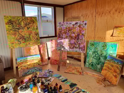 Artist's paintings of Hamelin.