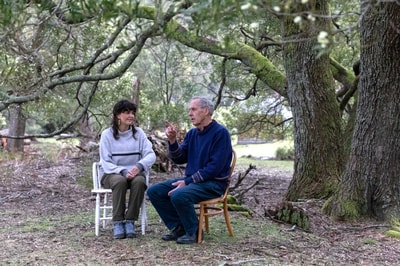 Tiahni Adamson chats with Dr Bob Brown at Oura Oura.